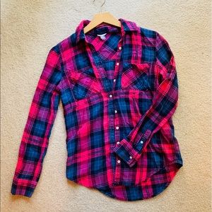 Aeropostale Navy Blue Red Button Down Flannel